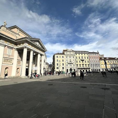 Central Mazzini Suits Trieste Bagian luar foto